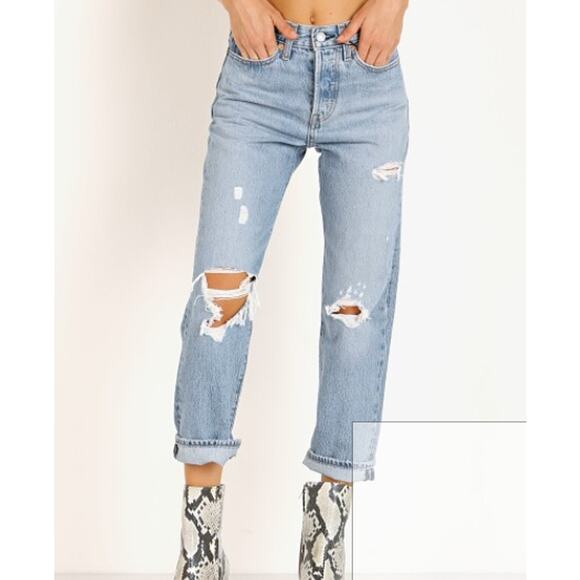 Levi's SZ 25/26 Premium Denim Wedgie Straight Jeans Whiskered Faded Shredded - Picture 1 of 10